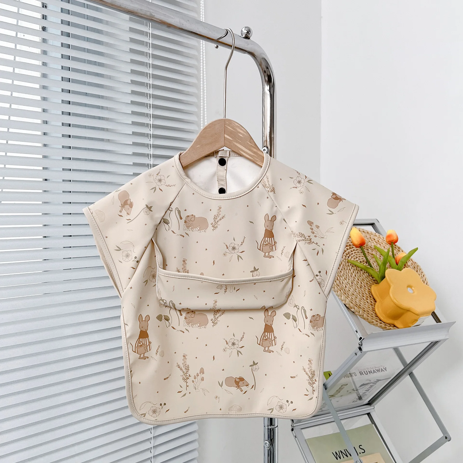 Cute Baby Bibs Toddler Baberos Bavoir Waterproof Short Sleeve Apron Cartoon Animals Children Feeding Smock Bib Baby Stuff 0-6Y